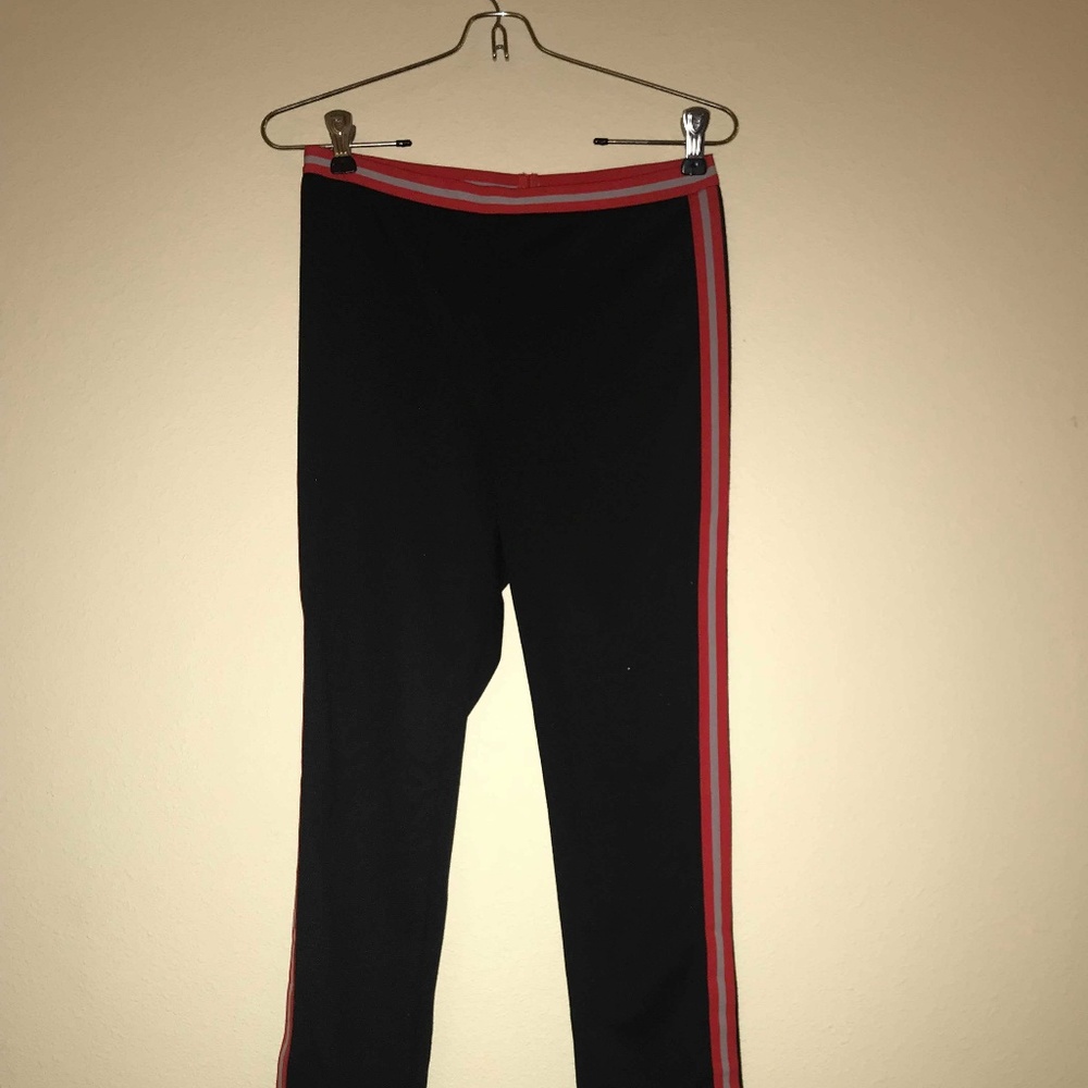 black red and silver leggings w/ stripe